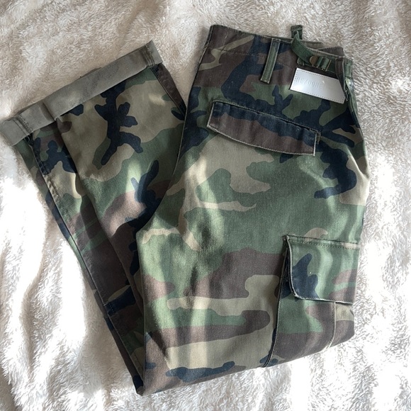 Re/Done Pants - RE/DONE CAMO CARGO PANTS